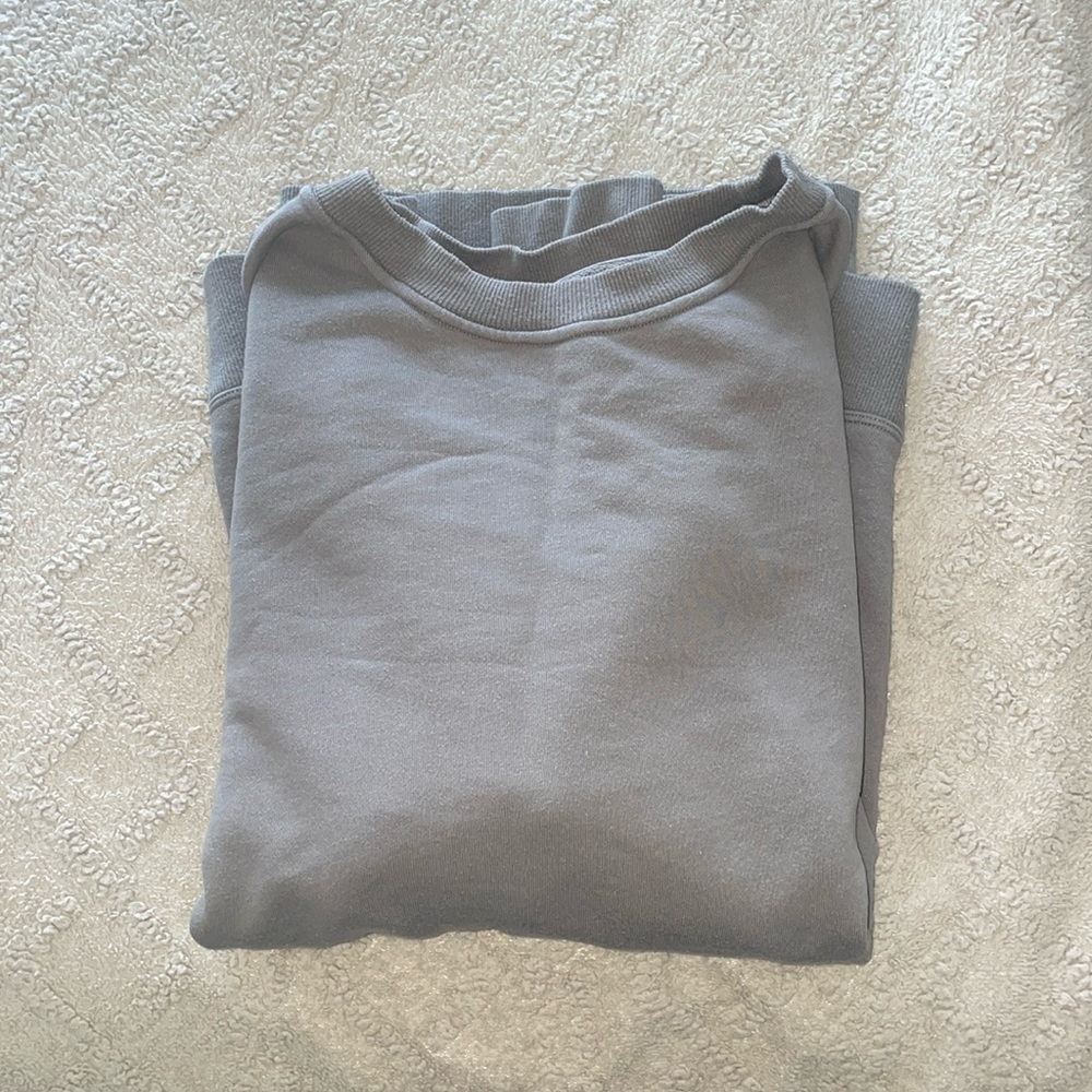 LULU crewneck